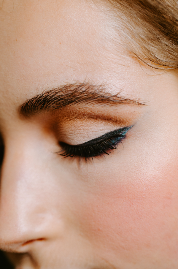 What makeup can I wear with lash extensions?