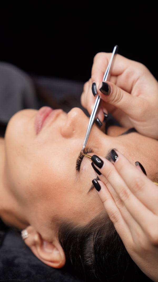 Lash Extension Retention: Do’s and Don’ts