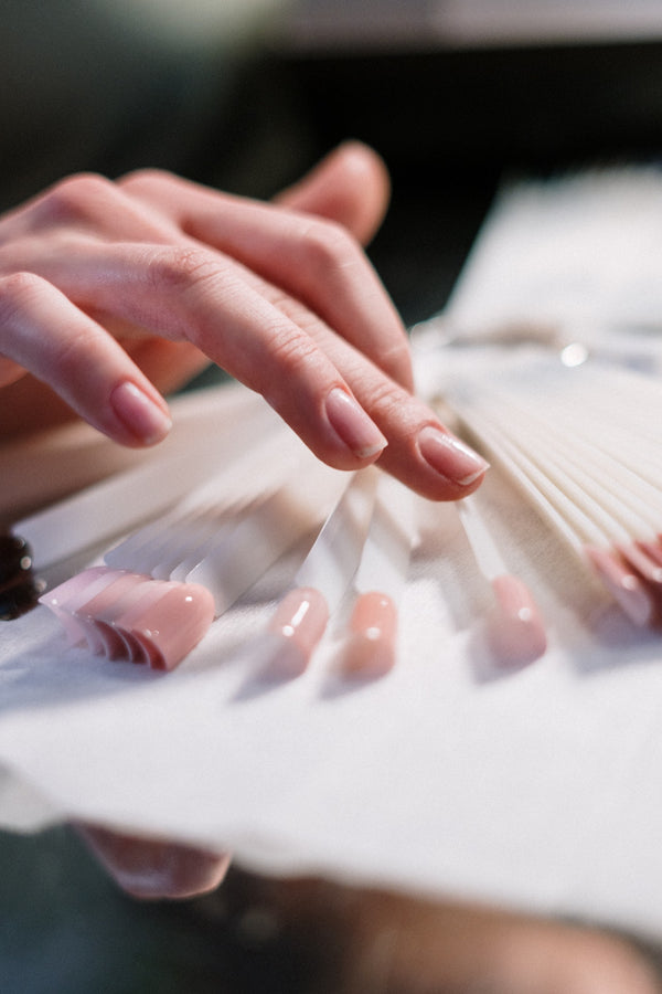 Nail Extensions vs Natural Nails: How to choose?