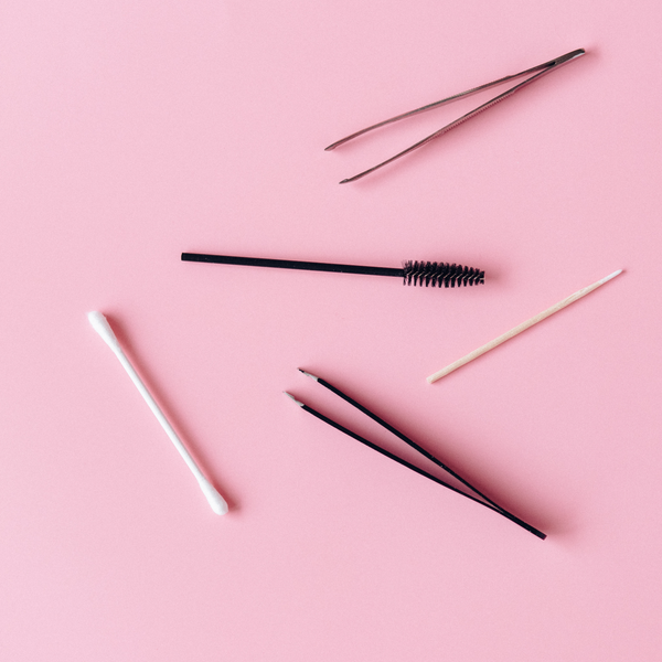 Taking Care of Your Eyelash Extensions: Dos and Don’ts